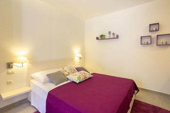 Tara Apartman