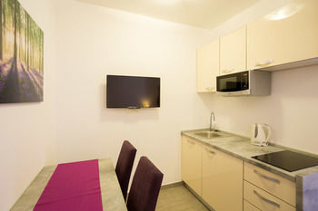 Tara Apartman