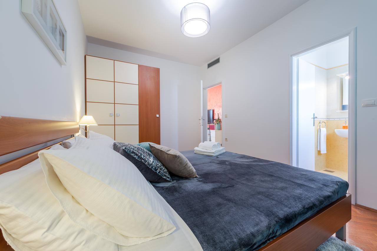 Tara Apartman